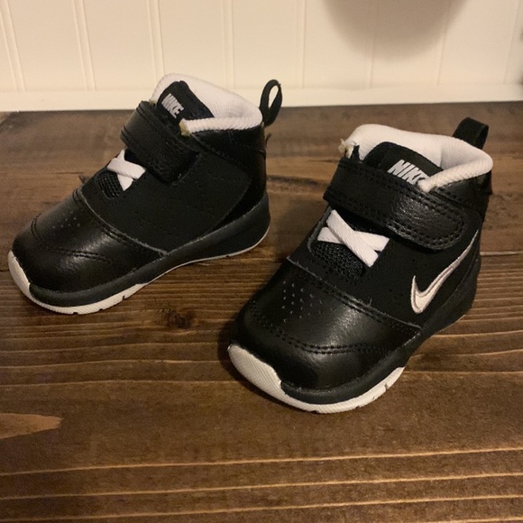 Nike baby shoes size 3 - Picture 2 of 5